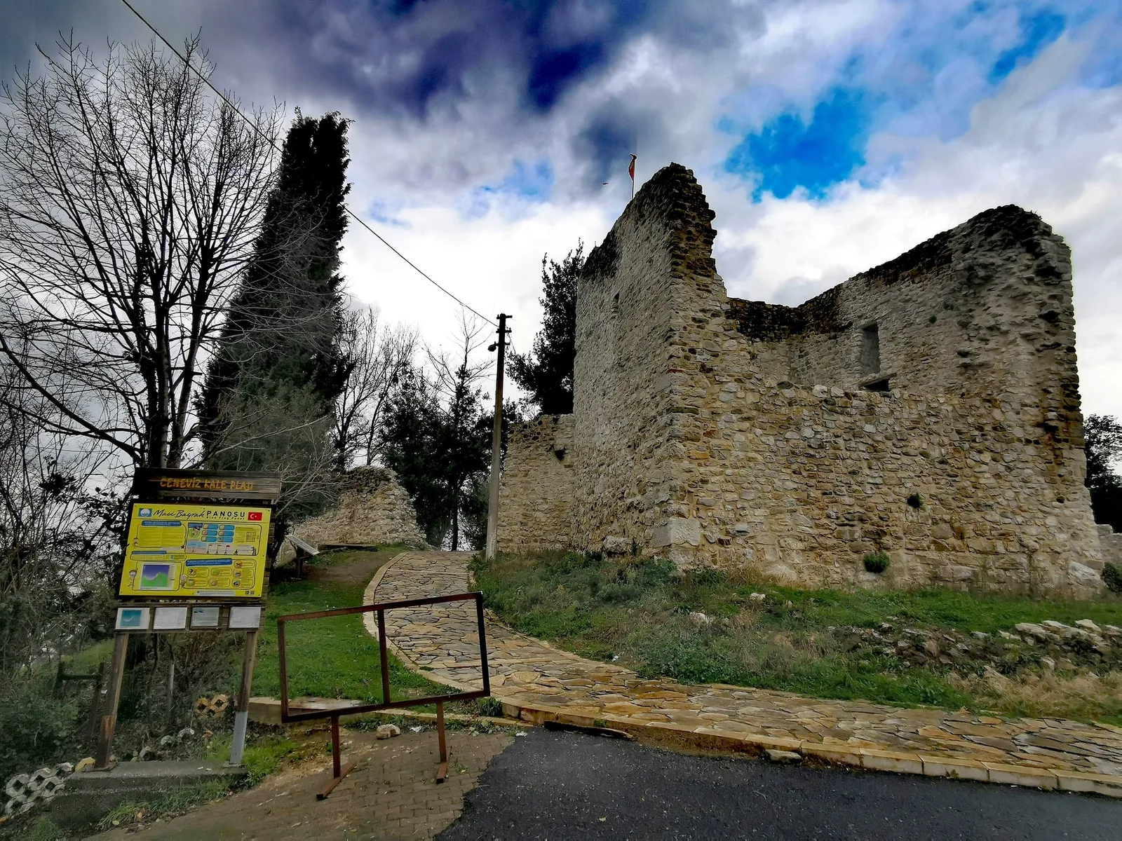 Akçakoca Ceneviz Kalesi
